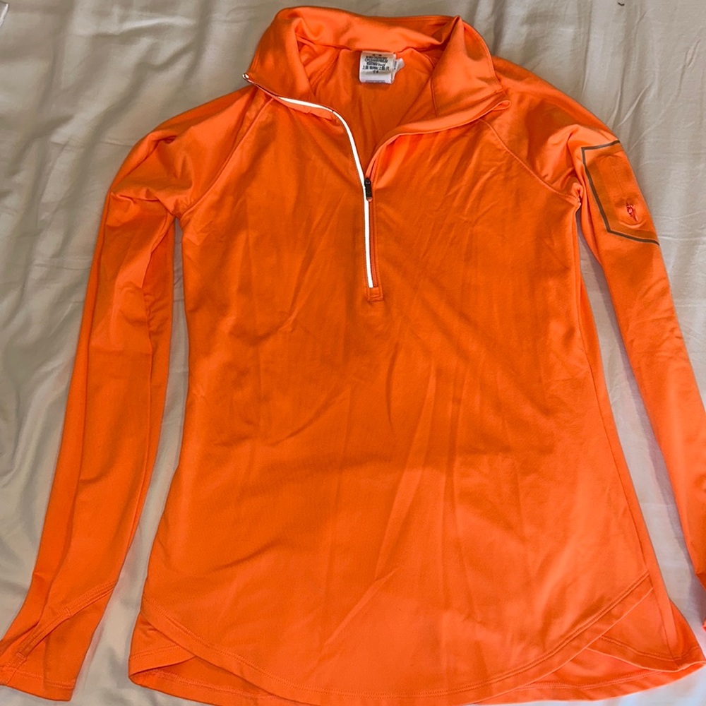 Under Armour light weight quarter zip pullover